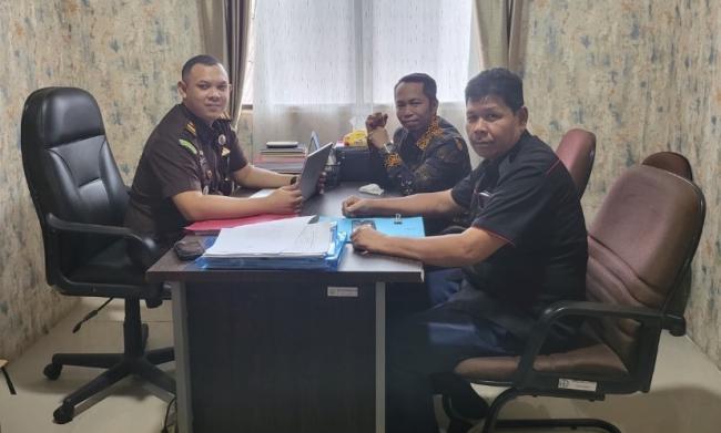 Laporan Ketua GIB Alex Cowboy Terhadap Kades Tasik Serai Timur Ke Kejati Riau Di Limpahkan Ke Kejari