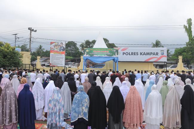 Rayakan Idul Fitri 1447 H, Polres Kampar Gelar Shalat Ied di Lapangan Hijau: Momentum Tingkatkan Ima
