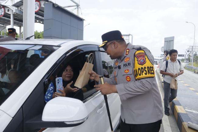 Kapolres Kampar Tinjau Langsung Posko Mudik, Pastikan Kesiapan Personel dan Distribusikan