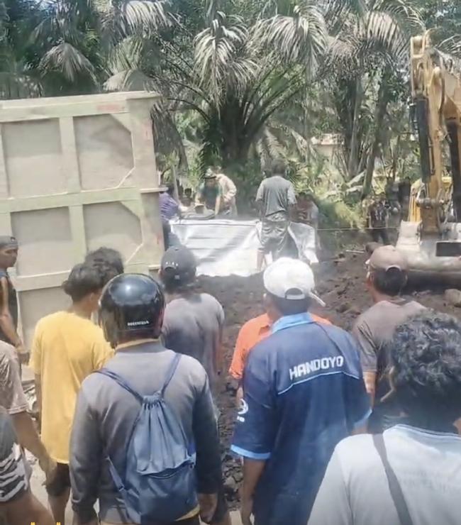 Lakalantas Maut di Lintas Timur Jambi: Truk Batubara 3AS Langgar Aturan, Mobil Putih Tertimbun Batu