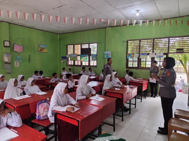 Polres Kampar Latih Public Speaking Siswa Sambut Peresmian Jembatan Merah Putih