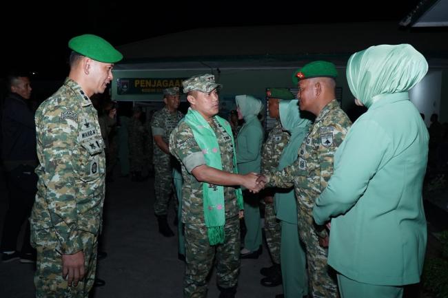 Kunker ke Kodim 0314/Inhil, Pangdam XIX/Tuanku Tambusai Disambut Gembira oleh Prajurit