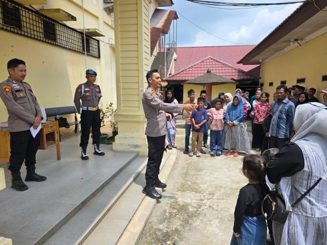 Meski di Balik Jeruji, Ikatan Keluarga Tetap Hangat: Polres Kampar Berikan Pelayanan Humanis di Hari