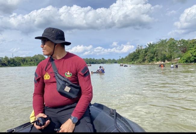 Turun Langsung ke Sungai, Kasat Samapta Pastikan Keamanan Balimau Kasai Jelang Ramadhan!